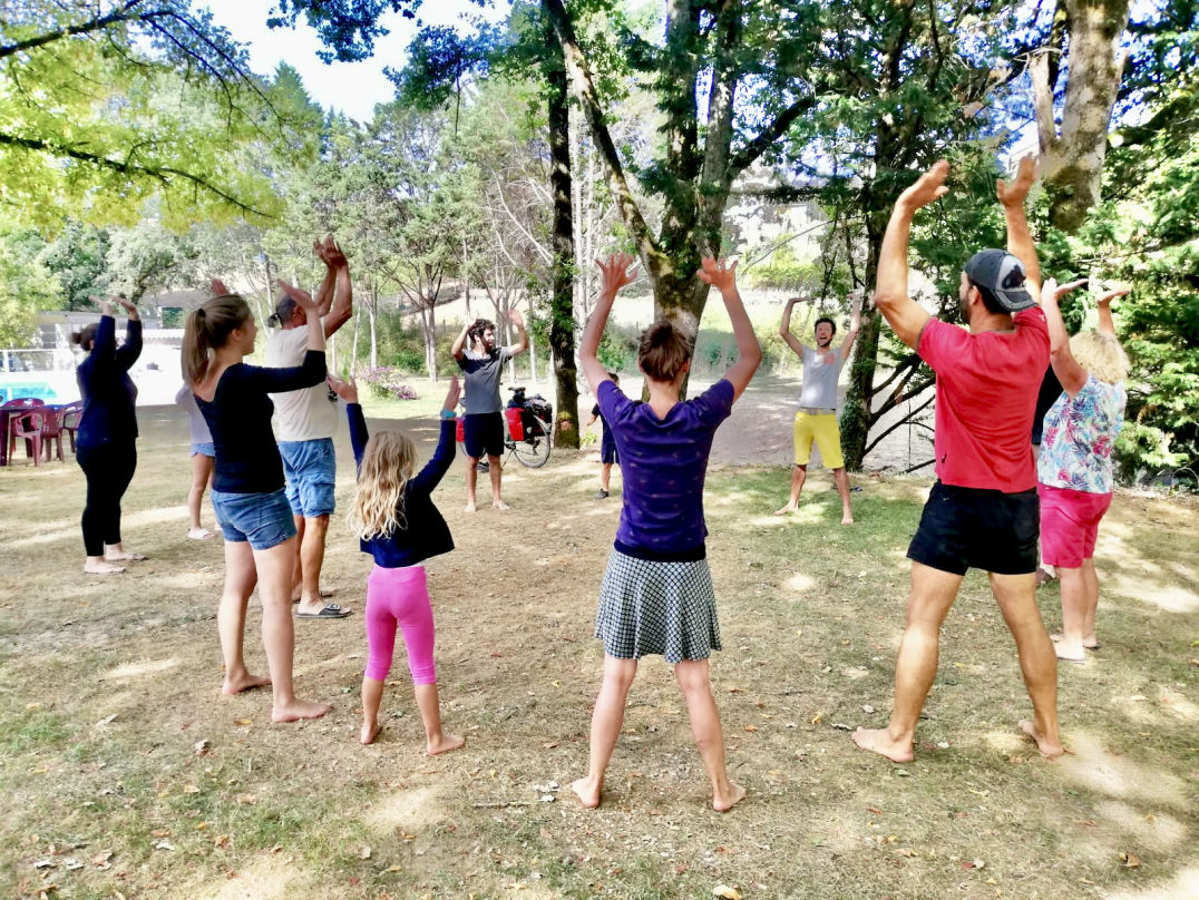 Yoga du Rire La Parenthèse Nantes Blain